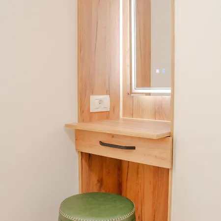 Drop In Apartment *