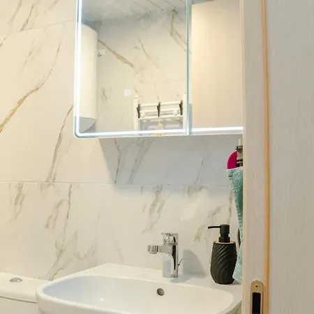 Drop In Apartment *